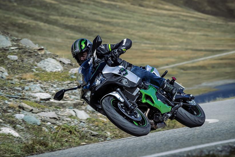 Cornering right on the Kawasaki Ninja 7 HEV