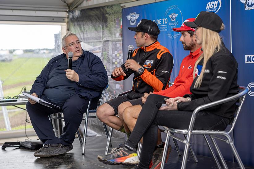 Expert panel gives media advice to next generation of racers