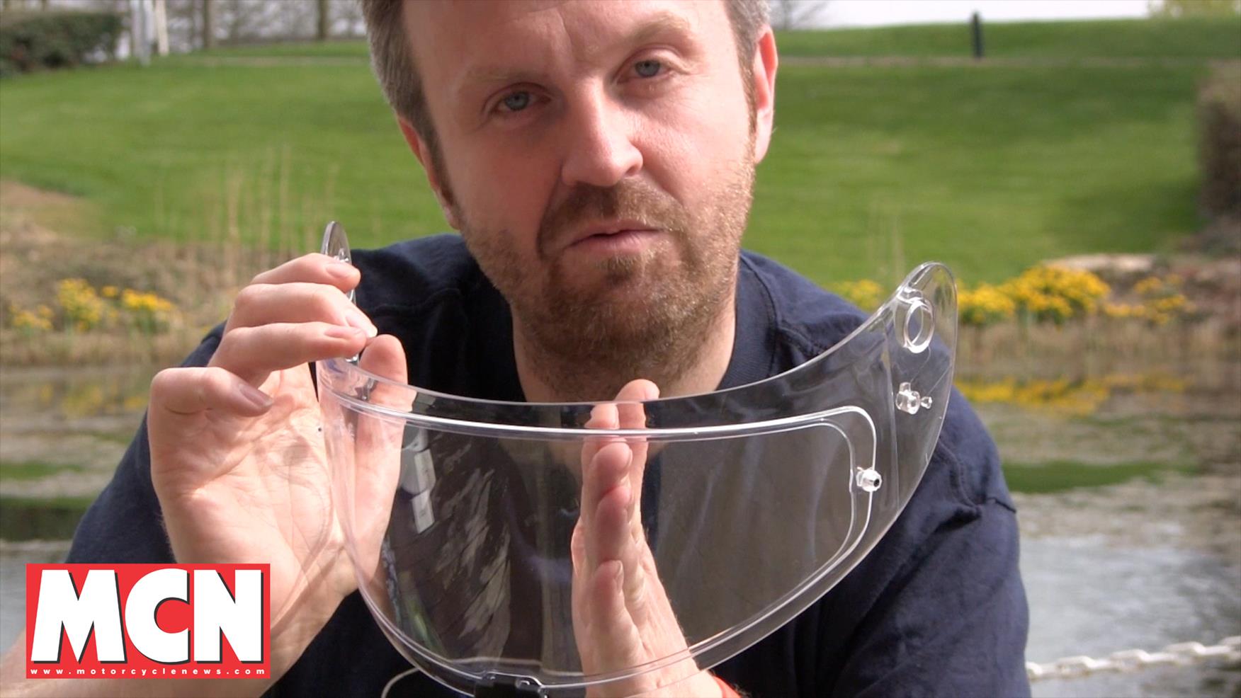 Video How to fit a Pinlock visor insert