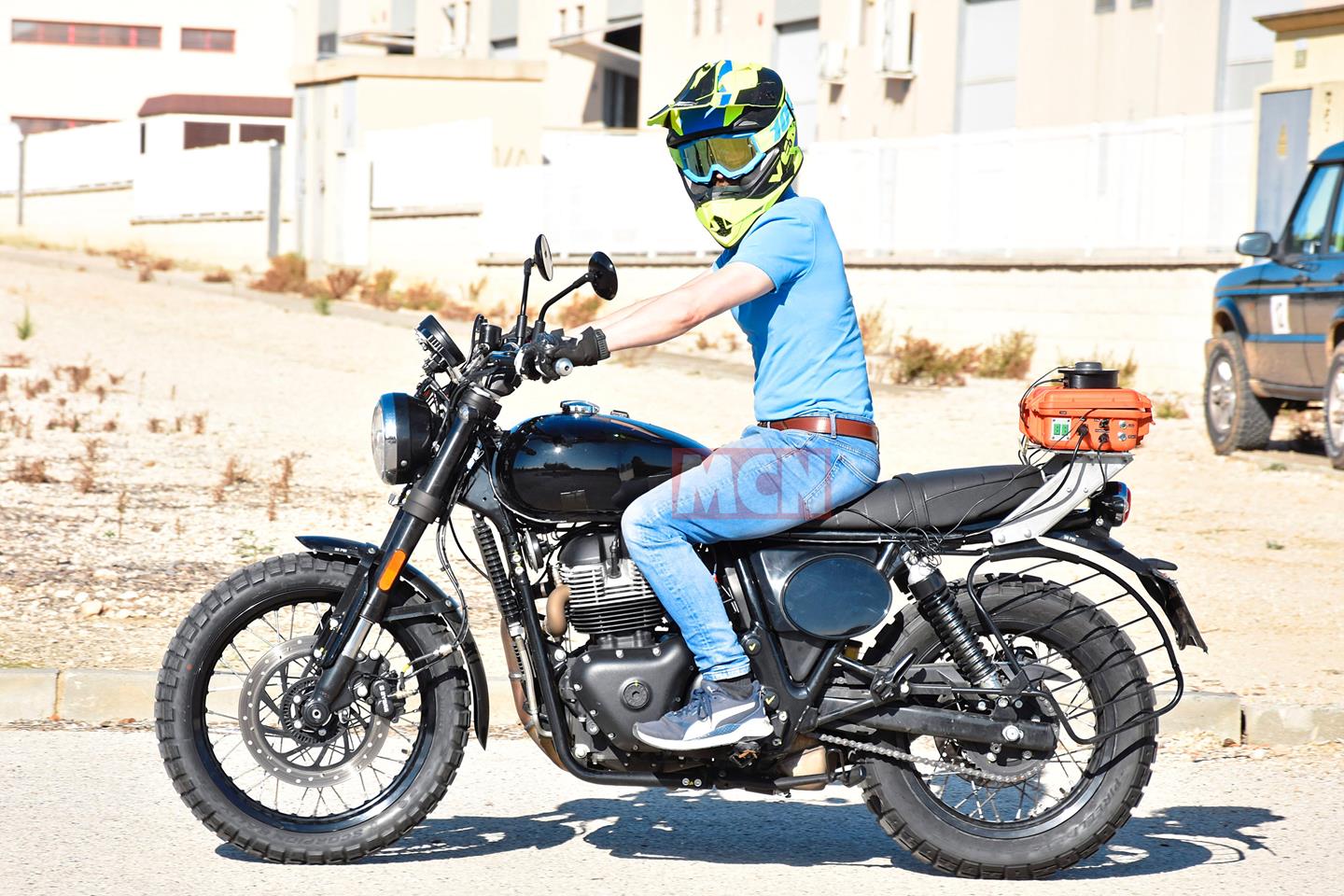 Royal enfield interceptor 650 deals scrambler exhaust