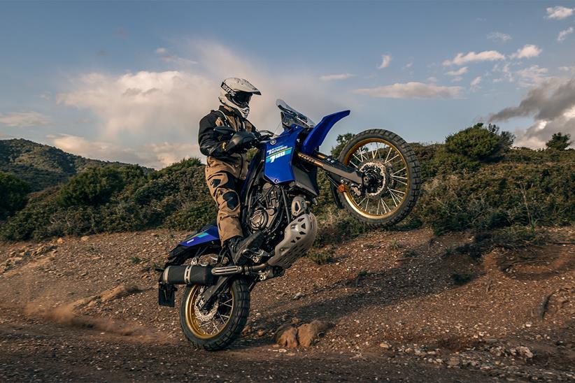 Yamaha Ténéré 700 Extreme performing a wheelie