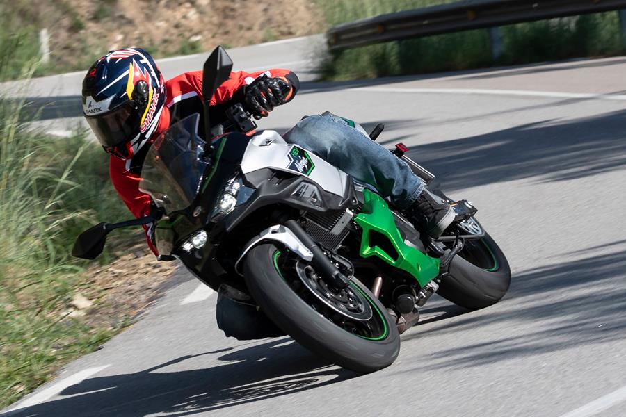 Kawasaki Ninja 7 Hybrid tested by Chris Newbigging for MCN