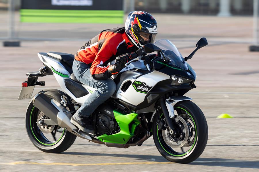 Kawasaki Ninja 7 Hybrid acceleration test