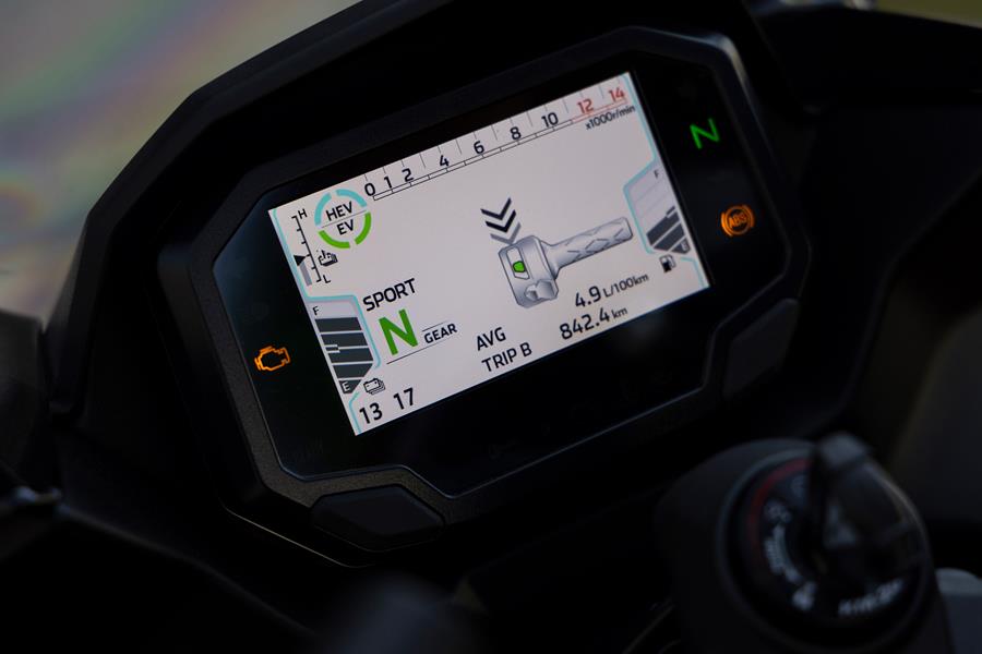 Kawasaki Ninja 7 Hybrid dash