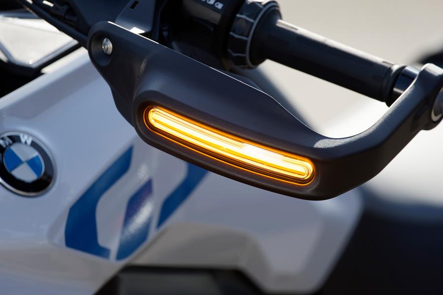Indicators on the hand guards on the BMW R1300GS