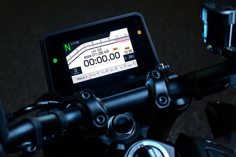 2024 Yamaha MT-09 SP digital TFT dials