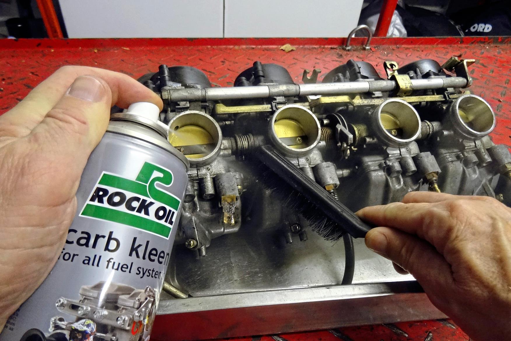 How to Clean your bike's carbs