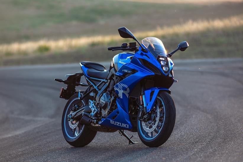 2024 Suzuki GSX-8R static main image