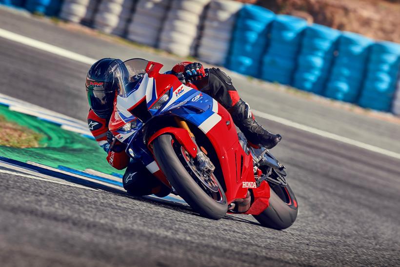 Honda CBR1000RR-R Fireblade SP full lean