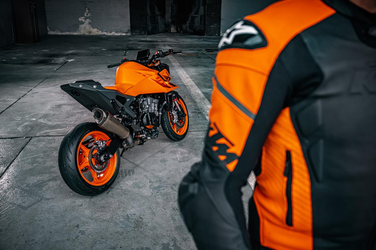 Ktm duke online superbike