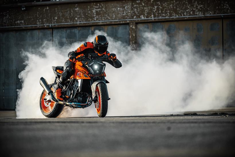 KTM Duke 990 - burnout