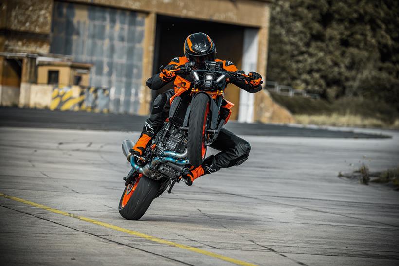 KTM Duke 990 - wheelie