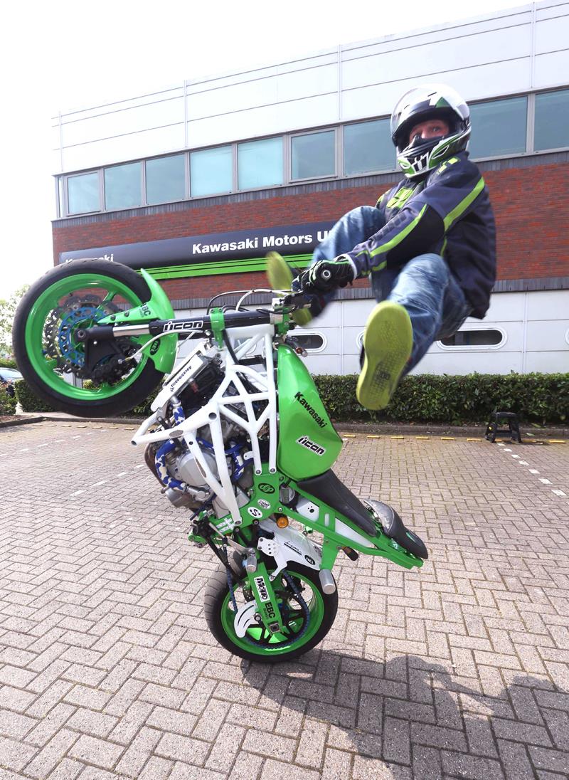 Lee Bowing Racing Stunt champion Lee Bowers gets sponsorship from Kawasaki