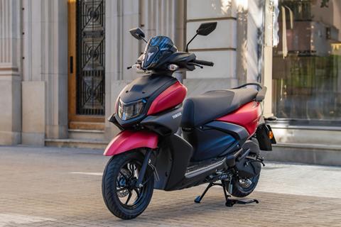 Yamaha’s RayZR scooter boasts light weight, style and hybrid tech