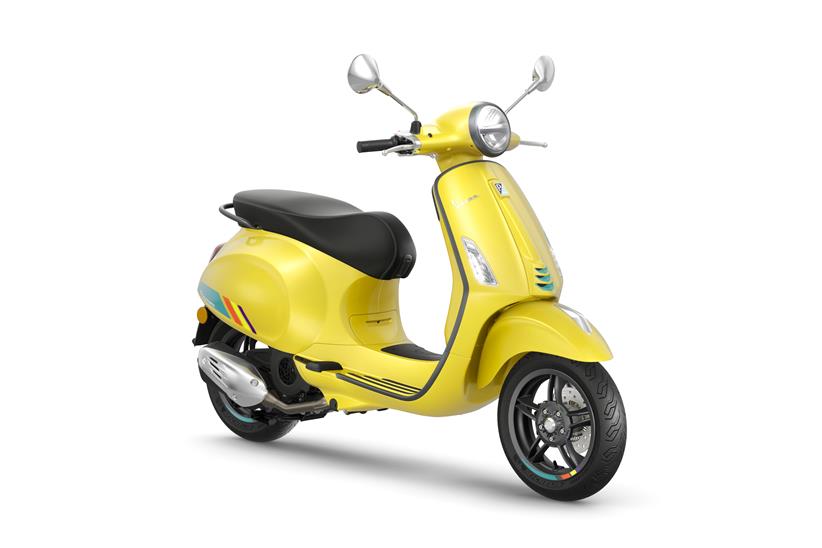 Vespa Primavera S - front three quarters