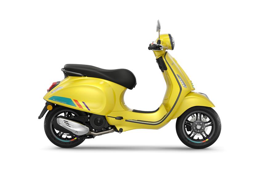 Vespa Sprint S - side profile