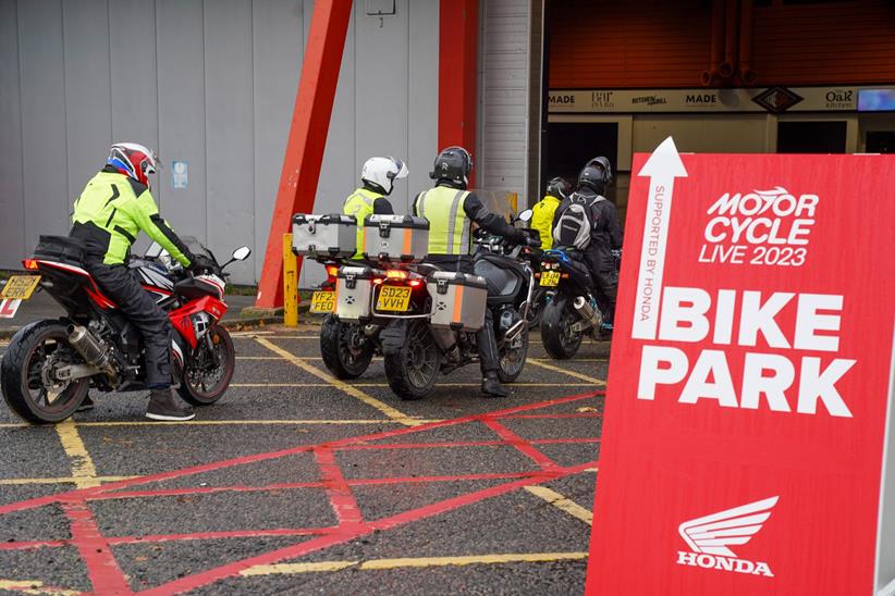 Motorcycle live - bike parking