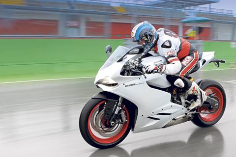 Video: Ducati 899 Panigale first ride