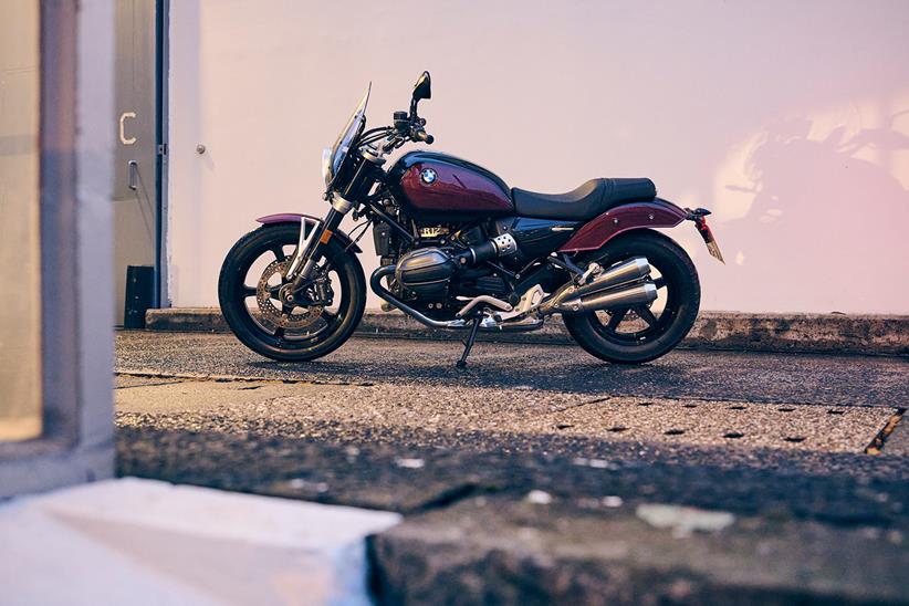 A static view of the BMW R12 cruiser