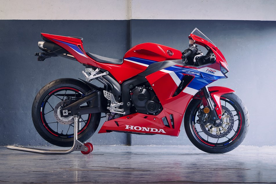 Honda CBR600RR returns for 2024 with wings and a new price Honda CBR600RR returns for 2024 with wings and a new price