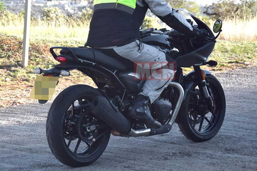 Triumph Thruxton 400 spy shot rear