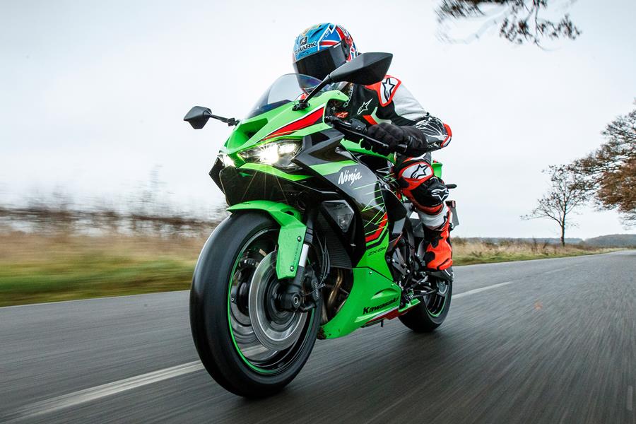 2024 Kawasaki Ninja ZX-6R tested for MCN by Carl Stevens