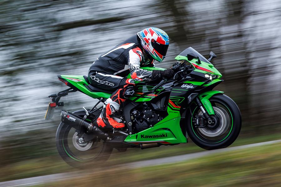 2024 Kawasaki Ninja ZX-6R action shot