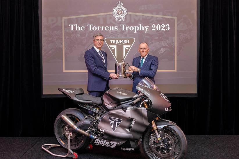 Nick Bloor recieves the Torrens Trophy