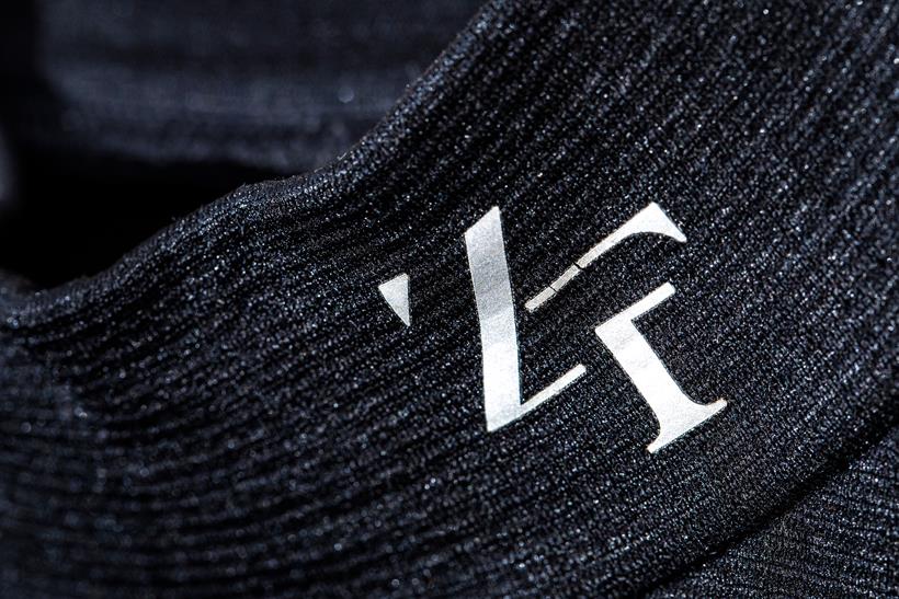 Closeup of the logo on the collar of the Zerofit Heatrub Move Baselayer