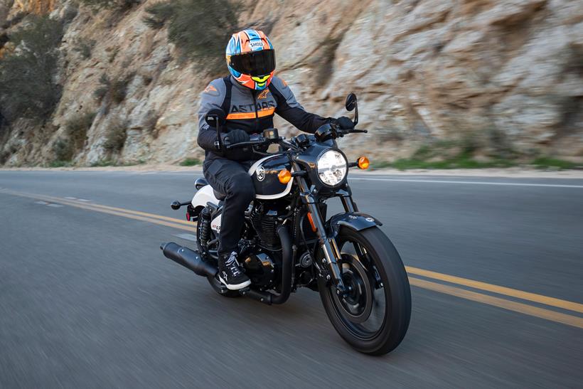 Royal Enfield Shotgun 650 front right action shot