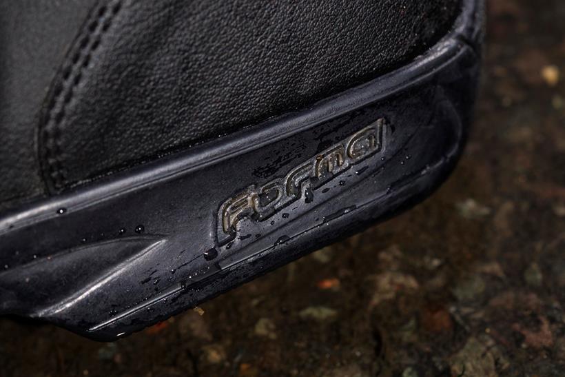 Close up of the heel on the Forma Arbo Dry boots