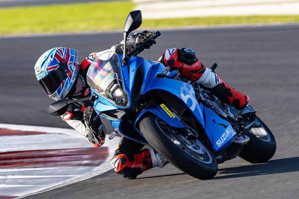 2024 Suzuki GSX-8R knee down on track