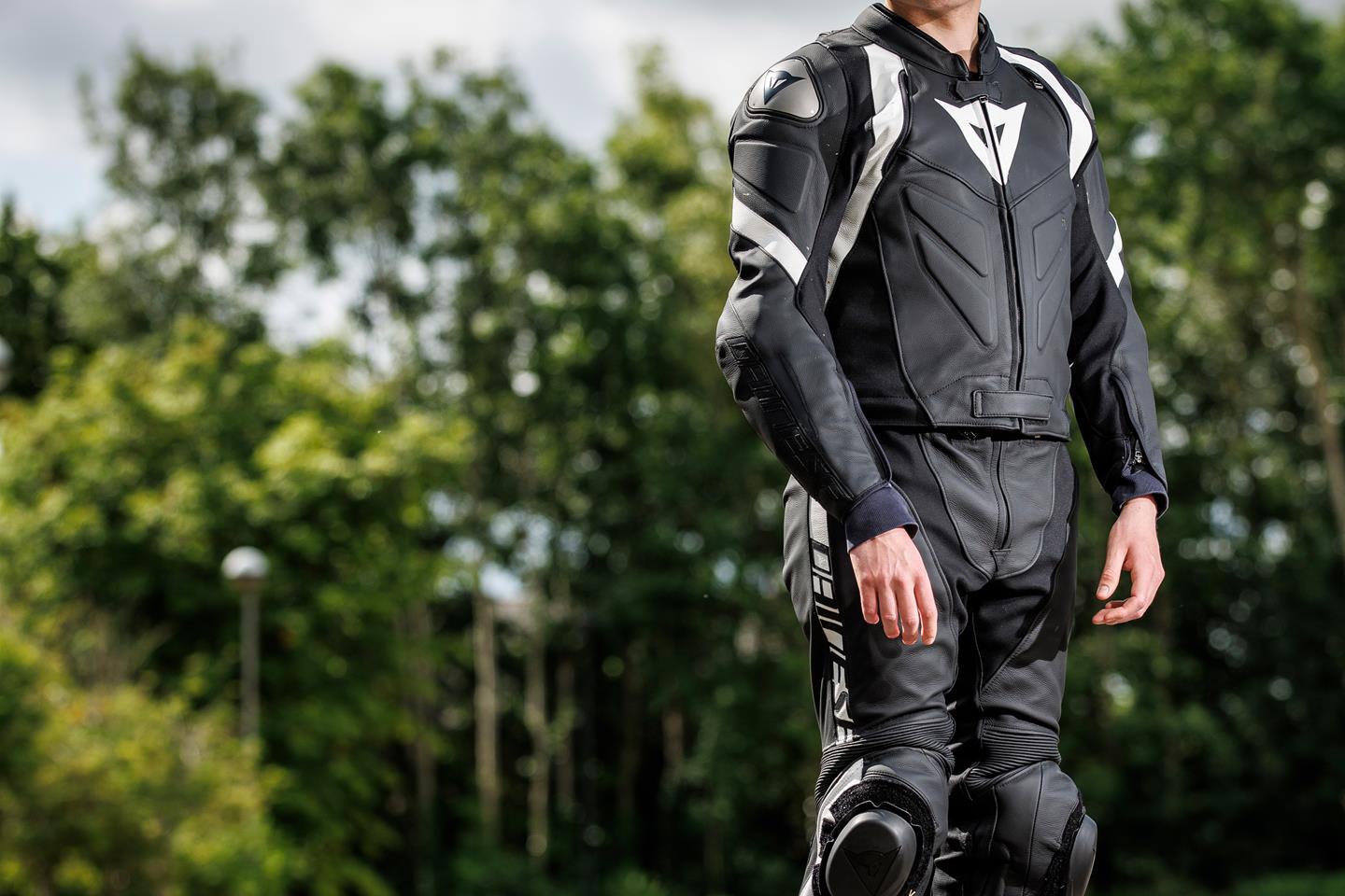 Dainese Avro 4 two-piece suit review | 1000 miles on test