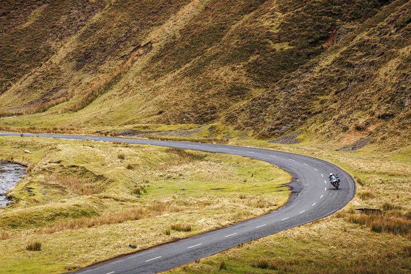 2024 Suzuki GSX-S1000GX goes around corners nicely