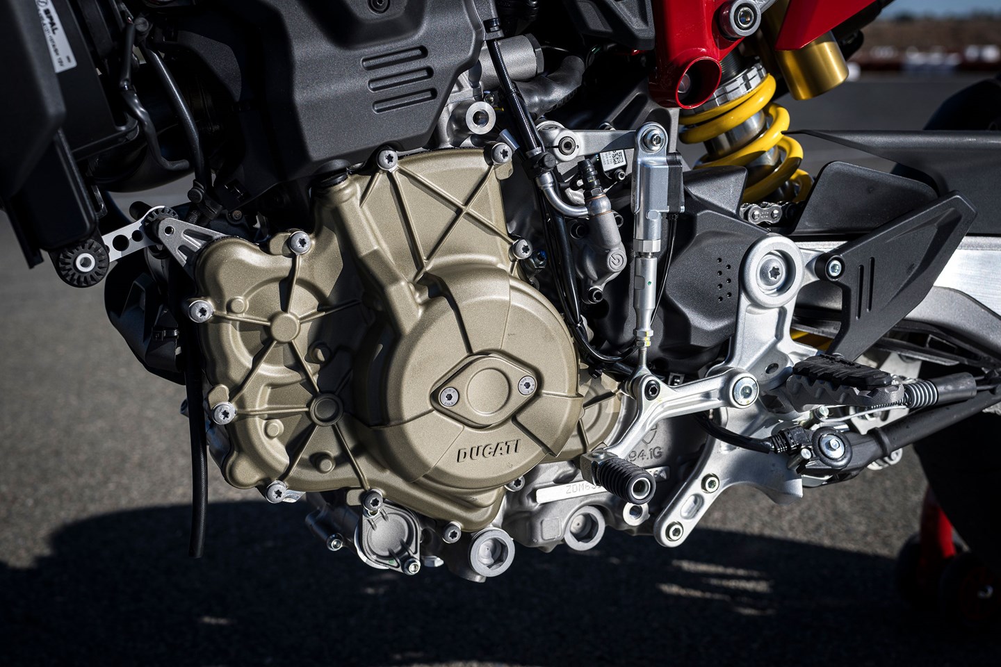 Motorrad Vergleich Aprilia SXV 450 2011 vs. Ducati Hypermotard 698 Mono 2024