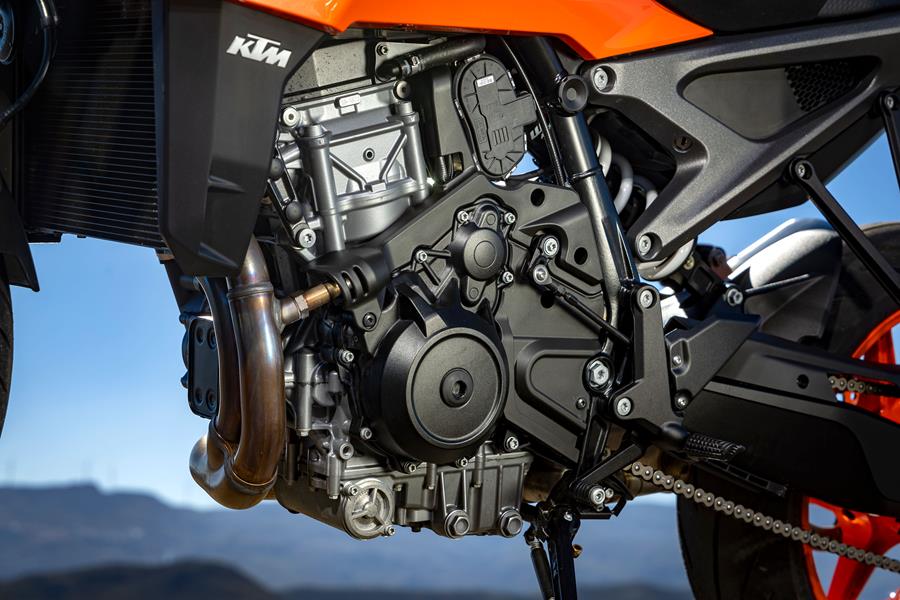 KTM 990 Duke engine