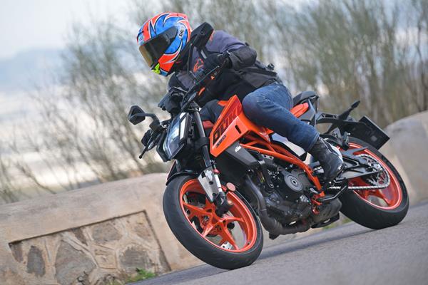 2024 KTM 390 Duke tested for MCN by Michael Neeves