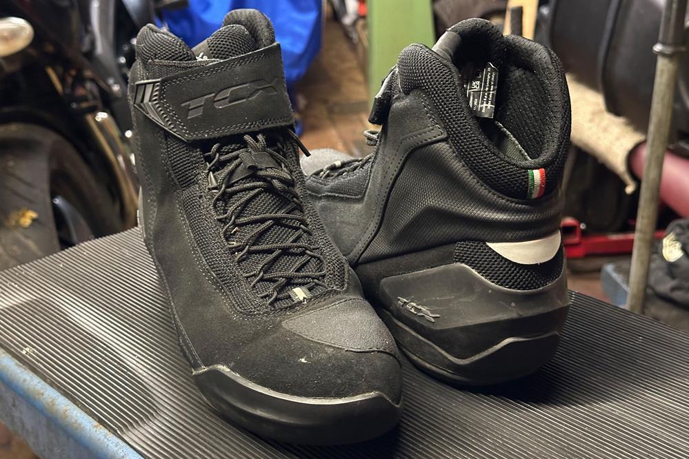These Fox Defend boots became a firm favourite for Justin