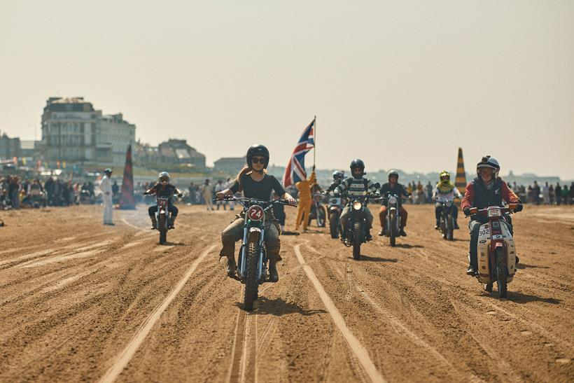 Malle Beach Race mix of bikes