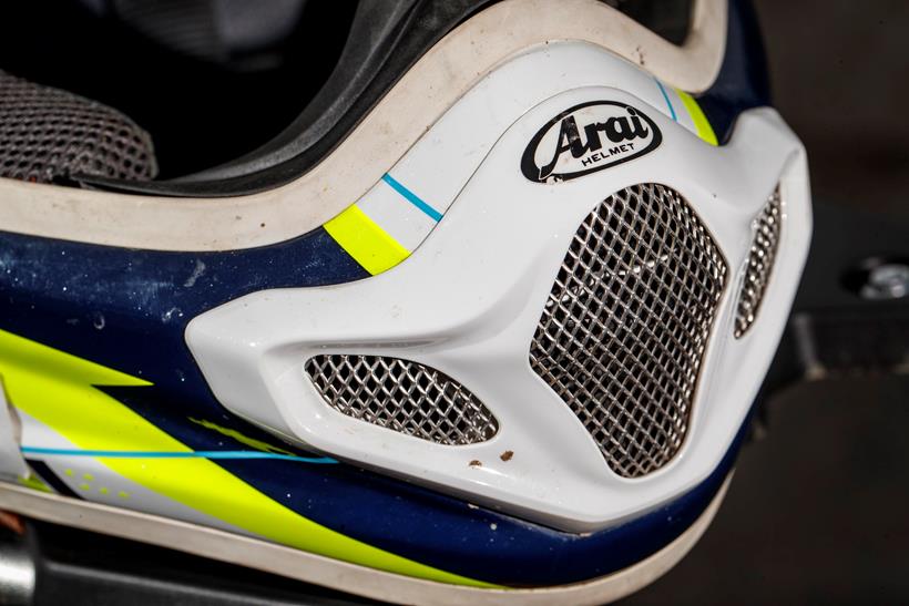 Front vents on the Arai MX-V helmet