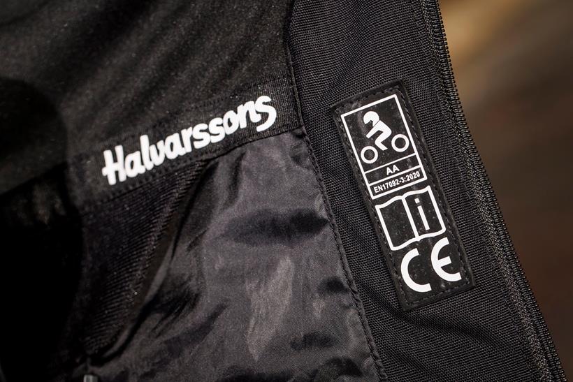 CE rating badge on the Halvarssons Gruven jacket