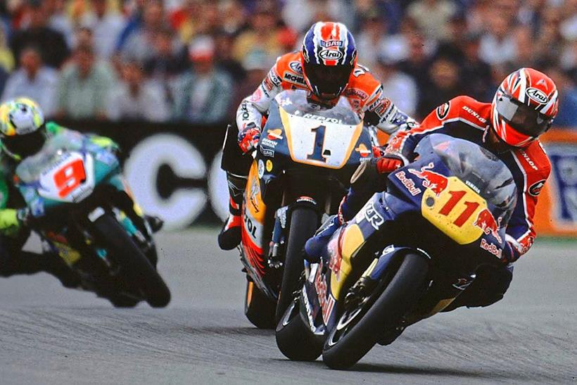 1998: Battling Doohan for an Assen podium