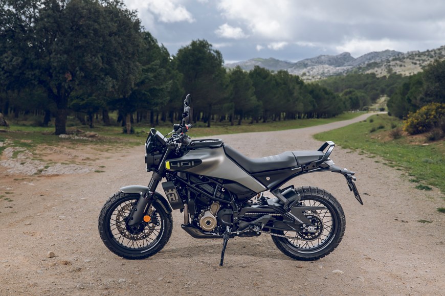 2024 Husqvarna Svartpilen 401 Review New tech, new engine, and better road manners