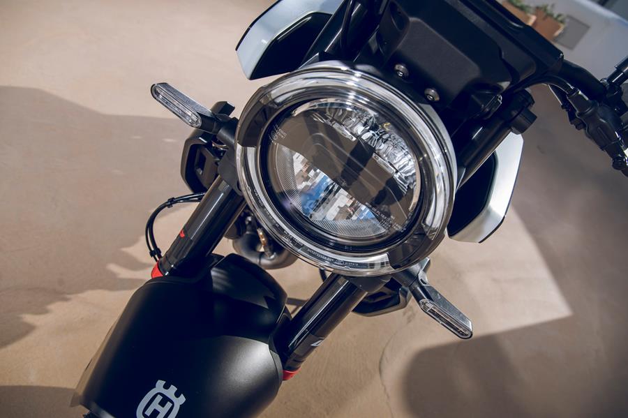 2024 Husqvarna Vitpilen 401 headlight