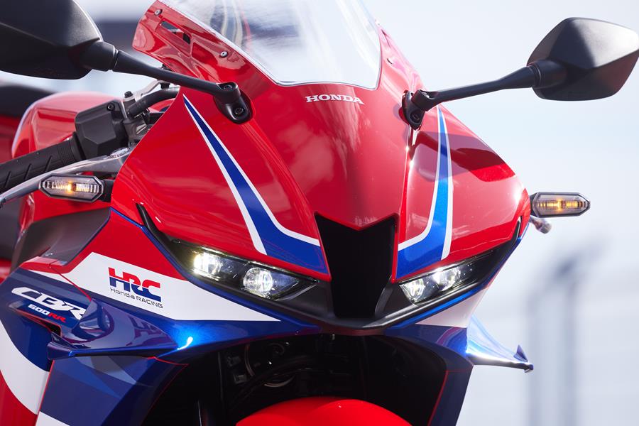 2024 Honda CBR600RR headlight and wings