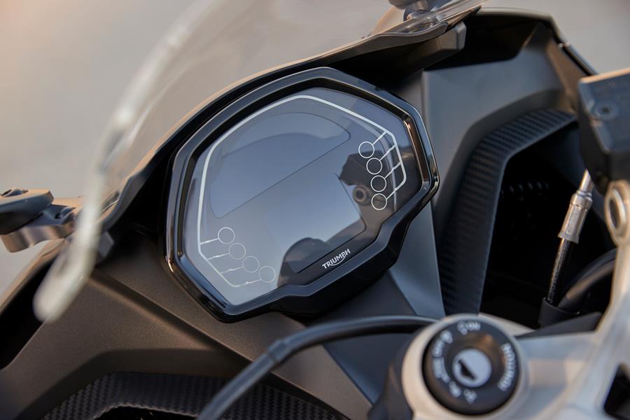 Triumph Daytona 660 dash