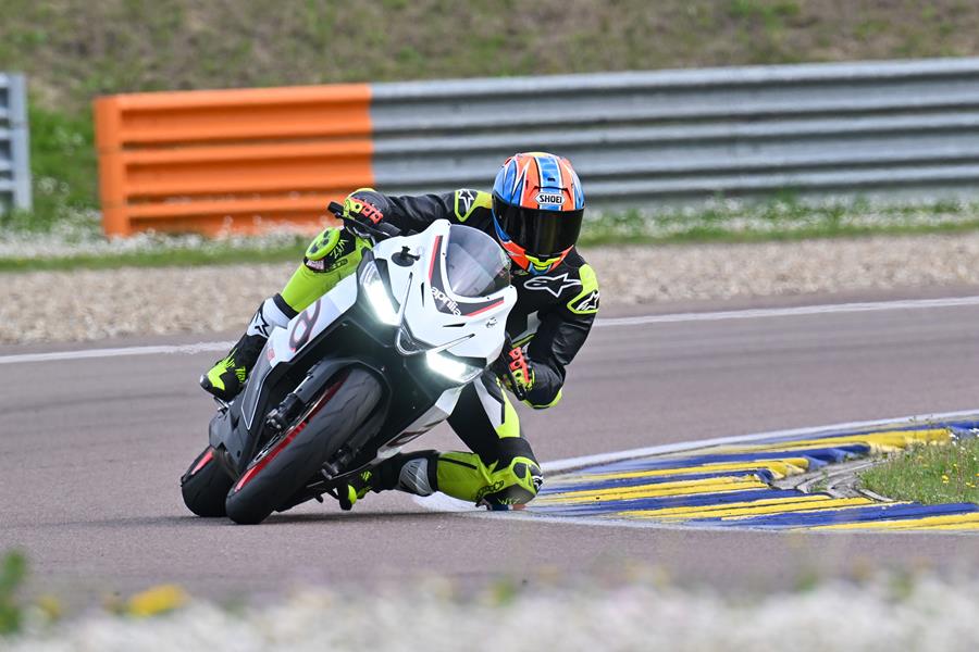 2024 Aprilia RS457 knee down turning left on track