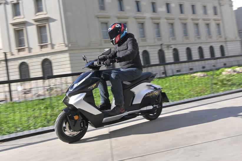 Zeeho AE8 electric scooter