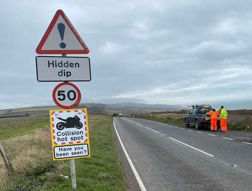 Dorset road safety sign on 50mph road