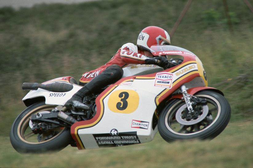 Pat Hennen riding a racing Suzuki